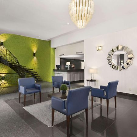 Days Inn By Wyndham Montreal Airport Conference Centre Дорваль Экстерьер фото